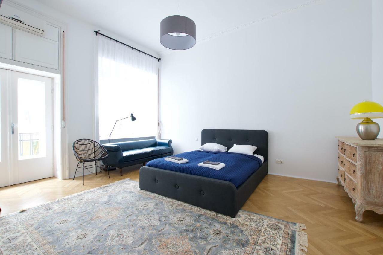 Luxury Apartment By Hi5 - Oktober 6 Street Budapest Ngoại thất bức ảnh