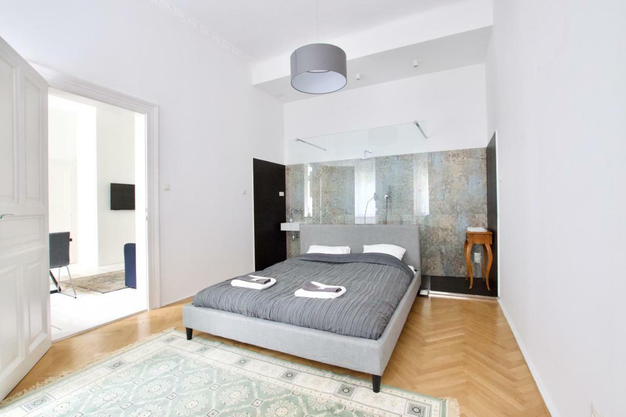 Luxury Apartment By Hi5 - Oktober 6 Street Budapest Ngoại thất bức ảnh