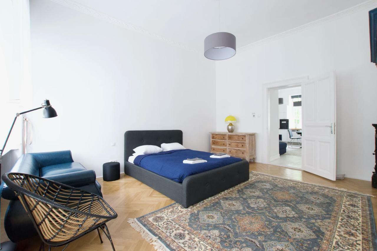 Luxury Apartment By Hi5 - Oktober 6 Street Budapest Ngoại thất bức ảnh